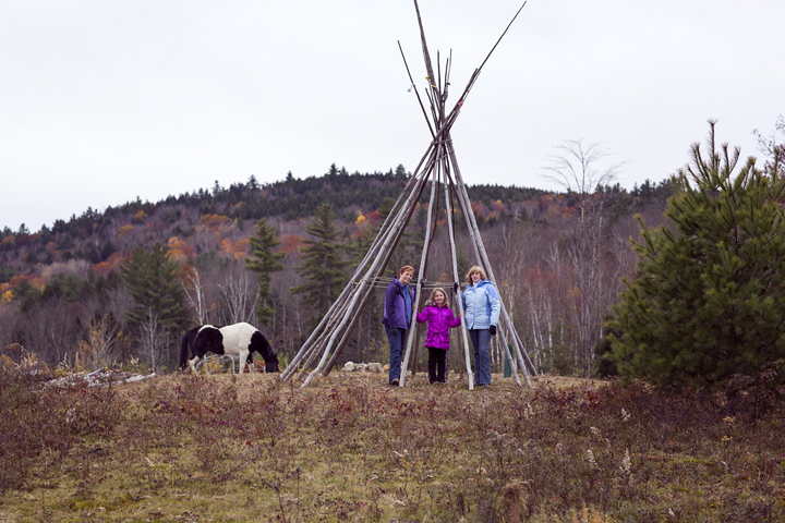 Family, Teepee, Horse