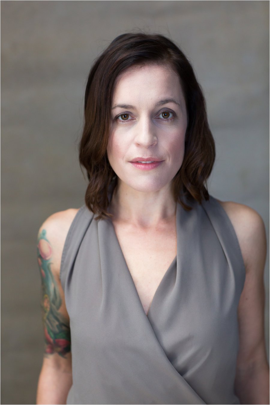 Headshot in Beige © 2015 Maundy Mitchell_0005.jpg