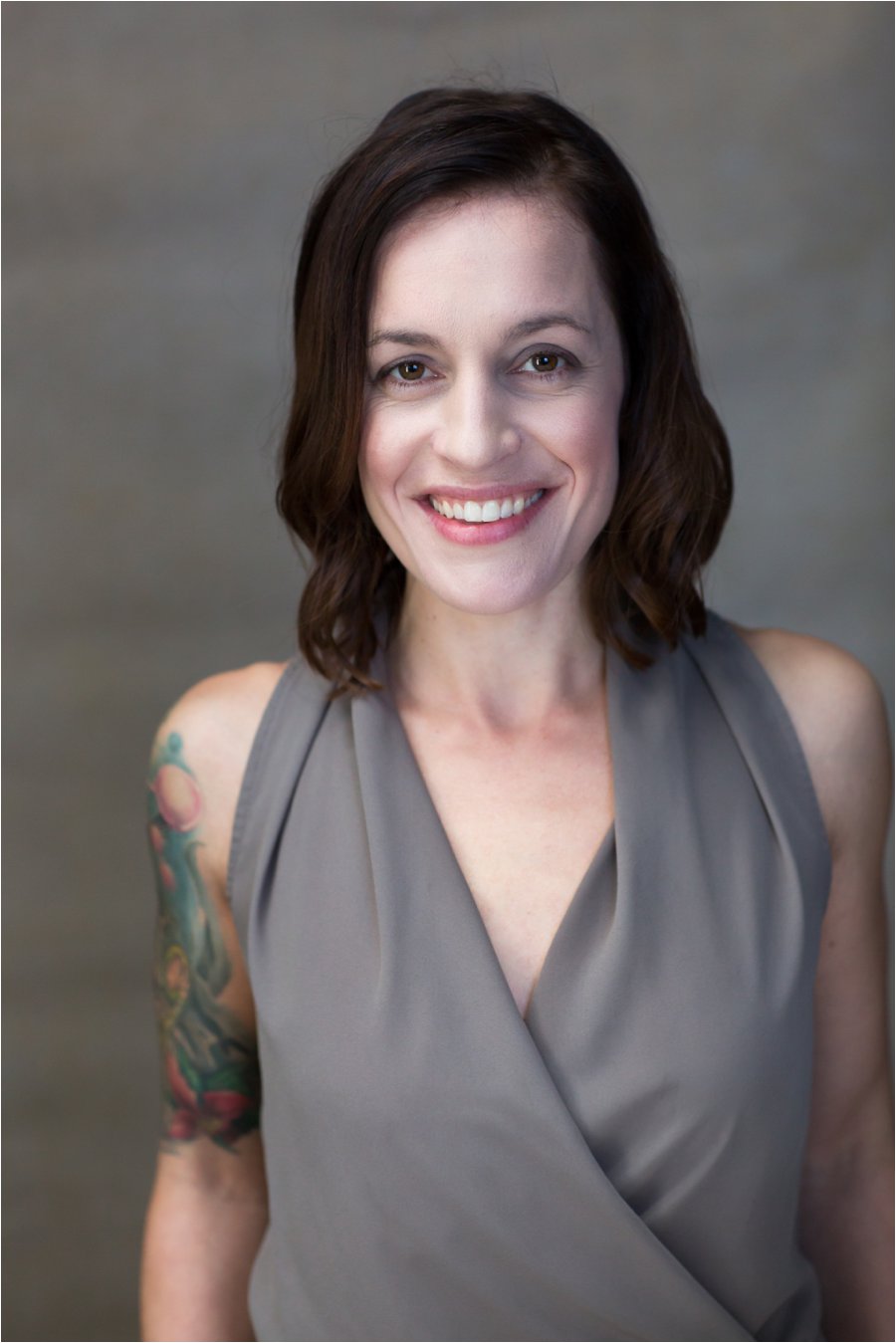 Headshot in Beige © 2015 Maundy Mitchell_0006.jpg