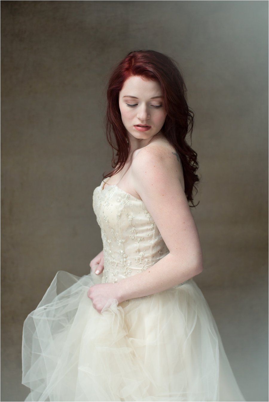 Portrait in Tulle Gown 3 © 2015 Maundy Mitchell_0005.jpg