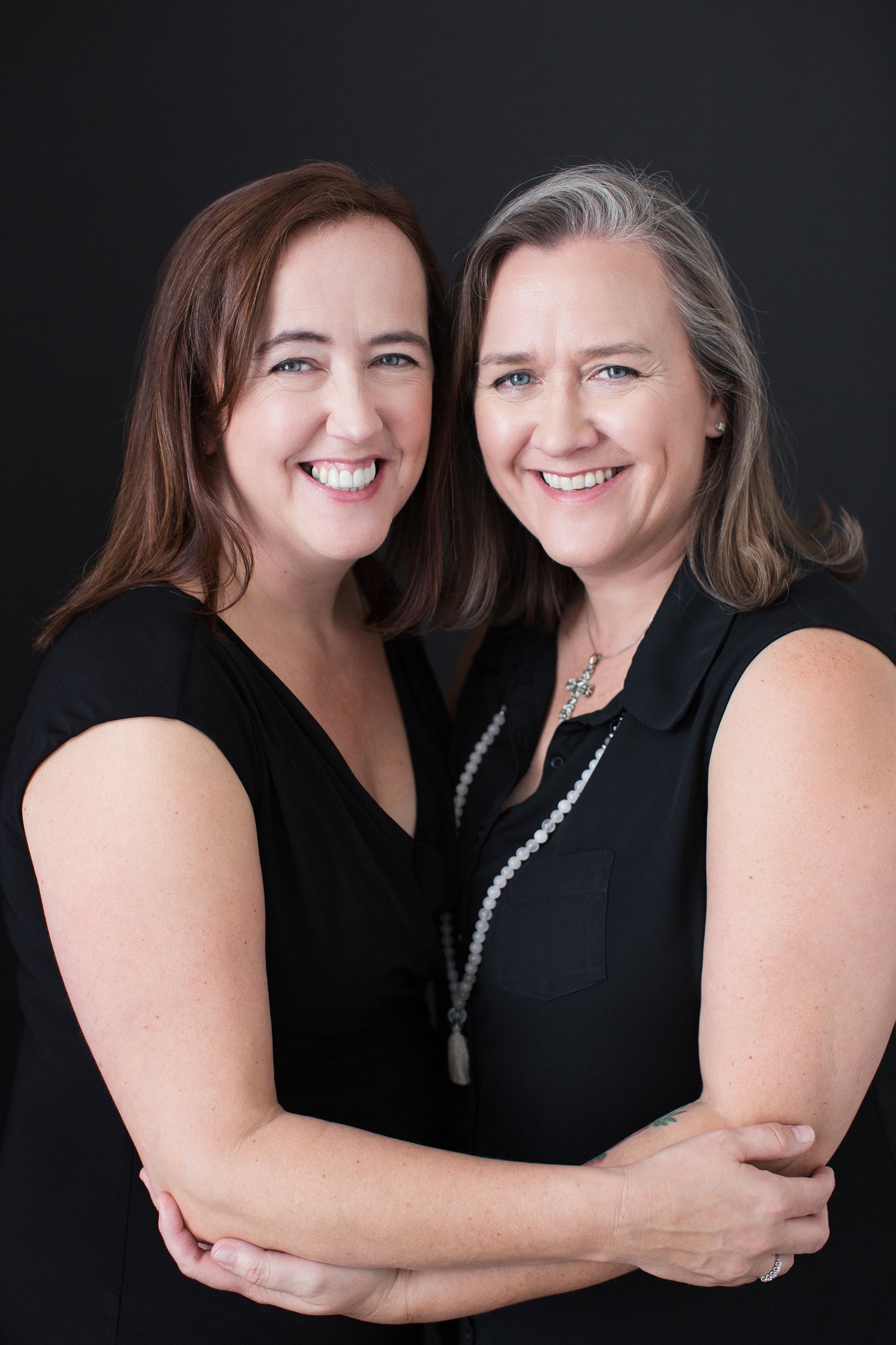 portrait of two sisters_0004.jpg portrait of two sisters_0004.jpg