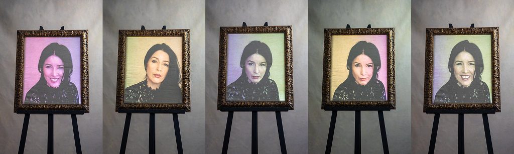 Pop art-style portraits on an easel - virtual live photo session