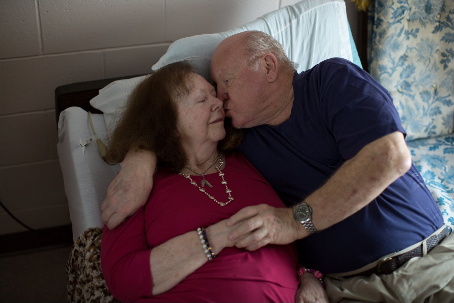 Elderly Couple Kissing (C) Maundy Mitchell