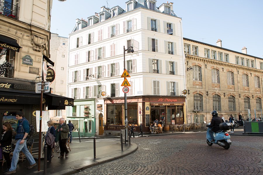 Street-Scooter-Montmartre-Paris_0012.jpg