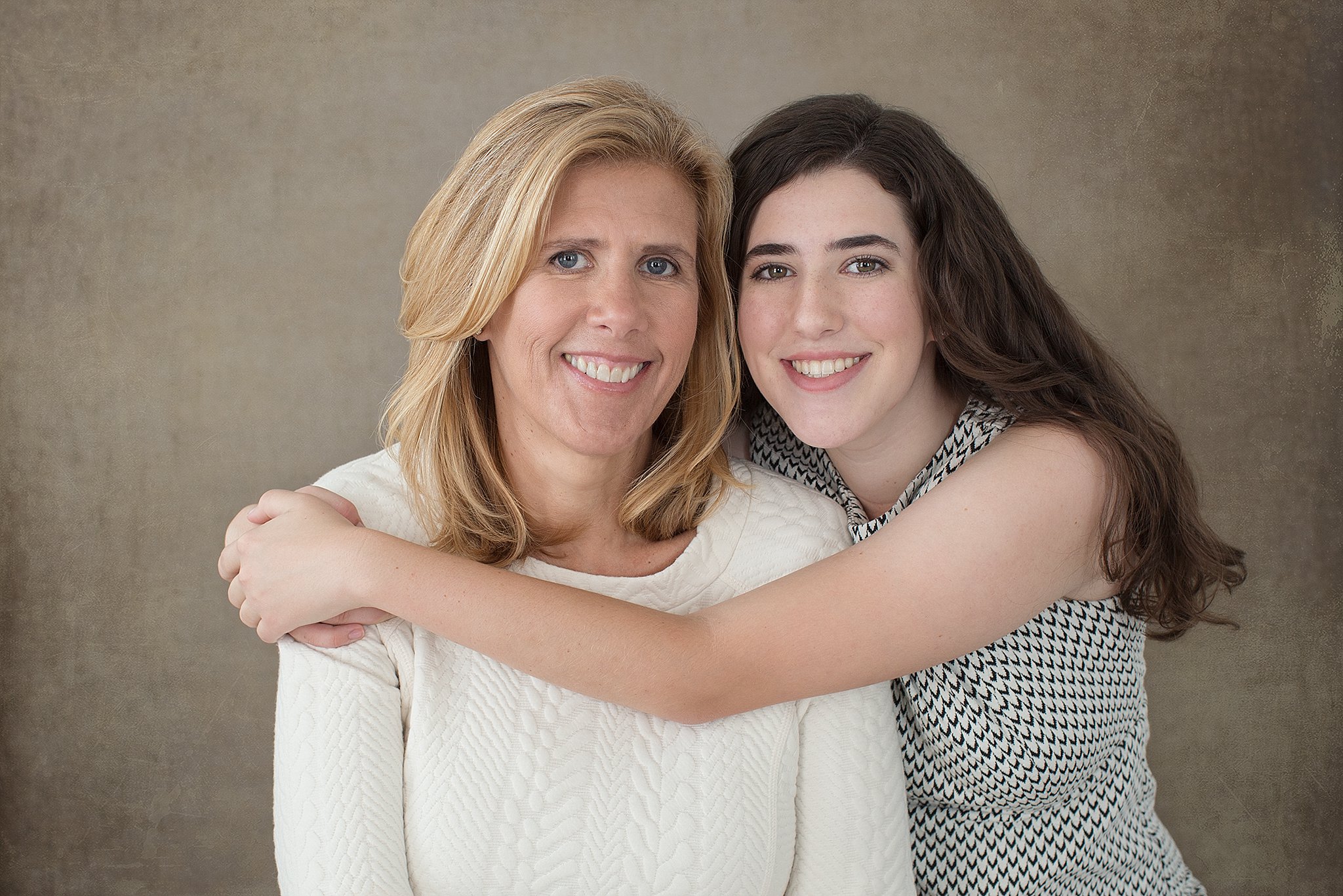 Mother - Daughter Portrait_0010.jpg