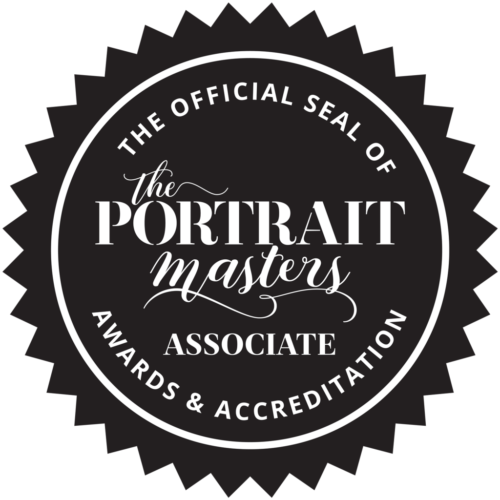 Official seal of The Portrait Masters Awards & Accreditation, Associate