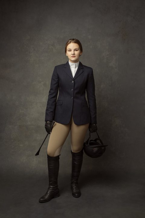 Laurel - senior photo in equestrian outfit