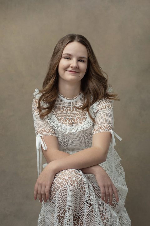 Laurel - senior picture - wearing cream lace dress